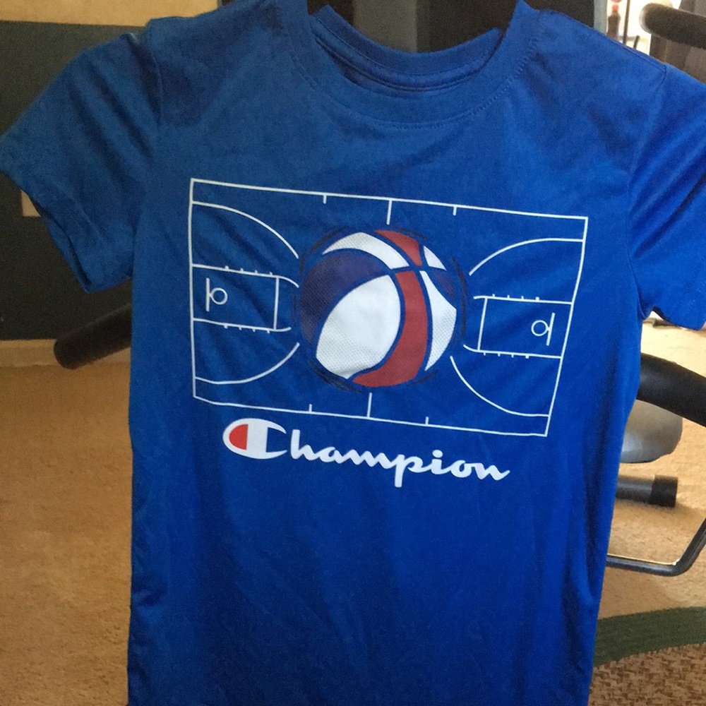 Last chance. Closing closet 
Boys 7/8 Champion tshirt